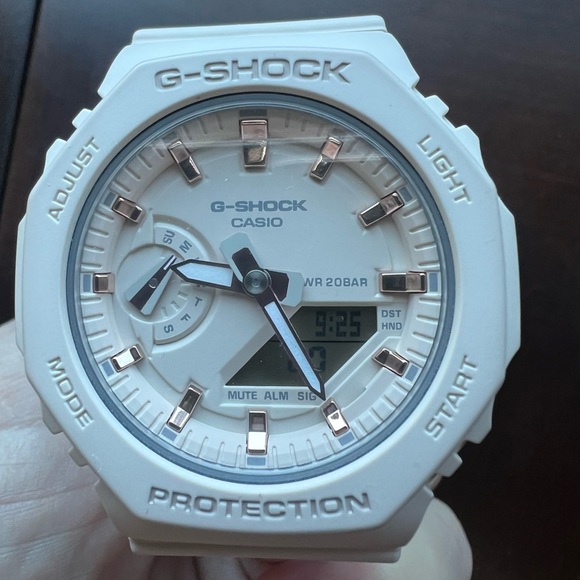 Rose Gold G-Shock Watch - Picture 2 of 5